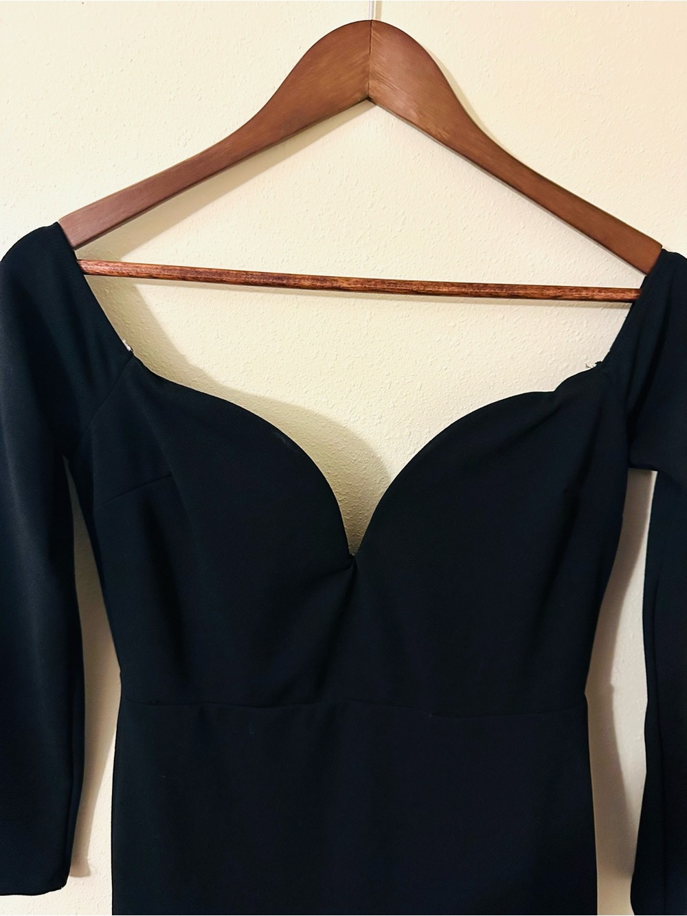 Lulu's Black Long-Sleeve Plunging V-Neck Midi Dress